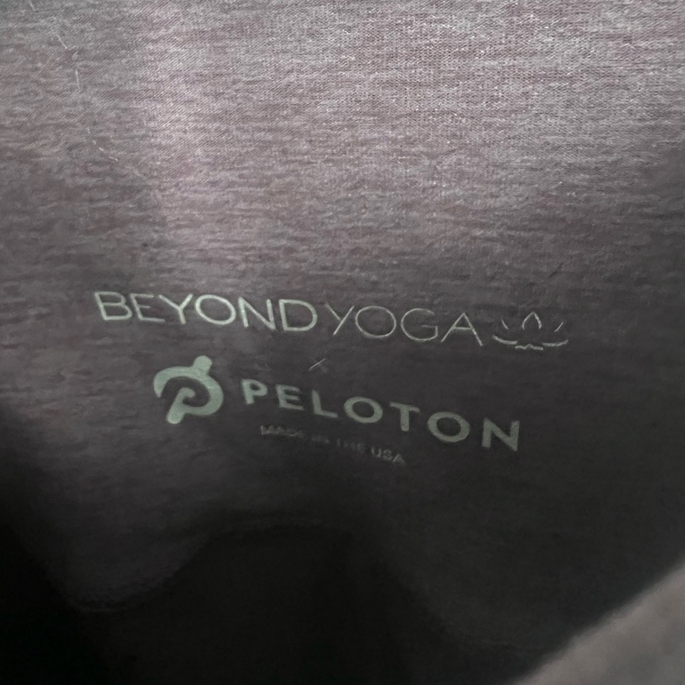 Beyond Yoga X Peloton purple high rise leggings - Picture 8 of 9